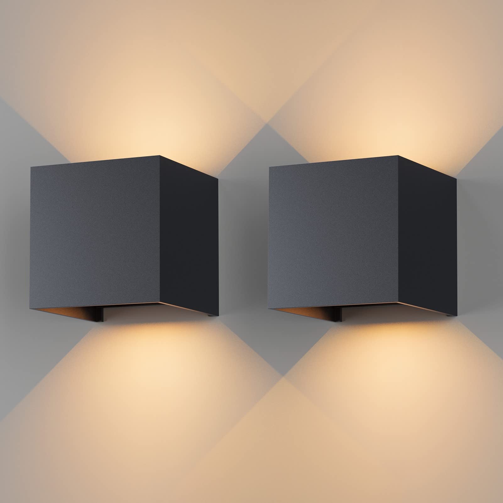 Deux appliques murales noires mat en forme de cube avec éclairage ambiant chaud 12w 3000k étanche ip65 réglables
