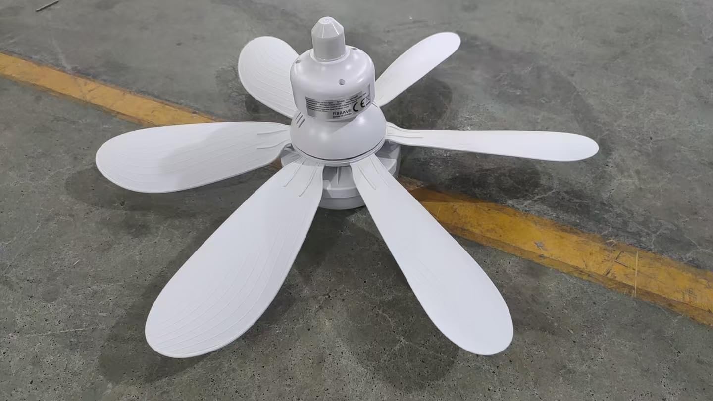 Ventilateur de Plafond pas cher avec Lumière et Télécommande