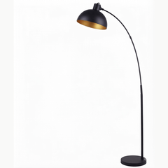 Vue de profil lampadaire design moderne noir mat à base circulaire et abat-jour intérieur doré